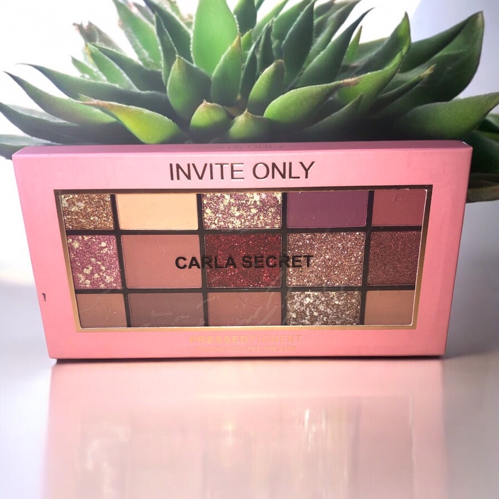 Invite Only “Carla Secret” Eyeshadow Palette